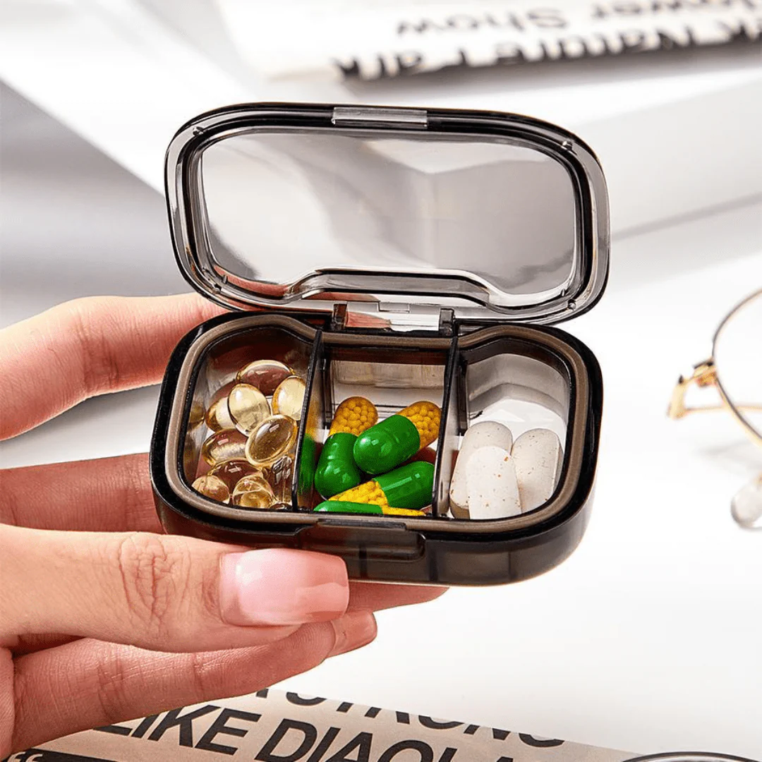 Compact Triple-Sealed Adjustable 3-Grid Mini Pill Organizer Box(Pack of 1) - Image 4