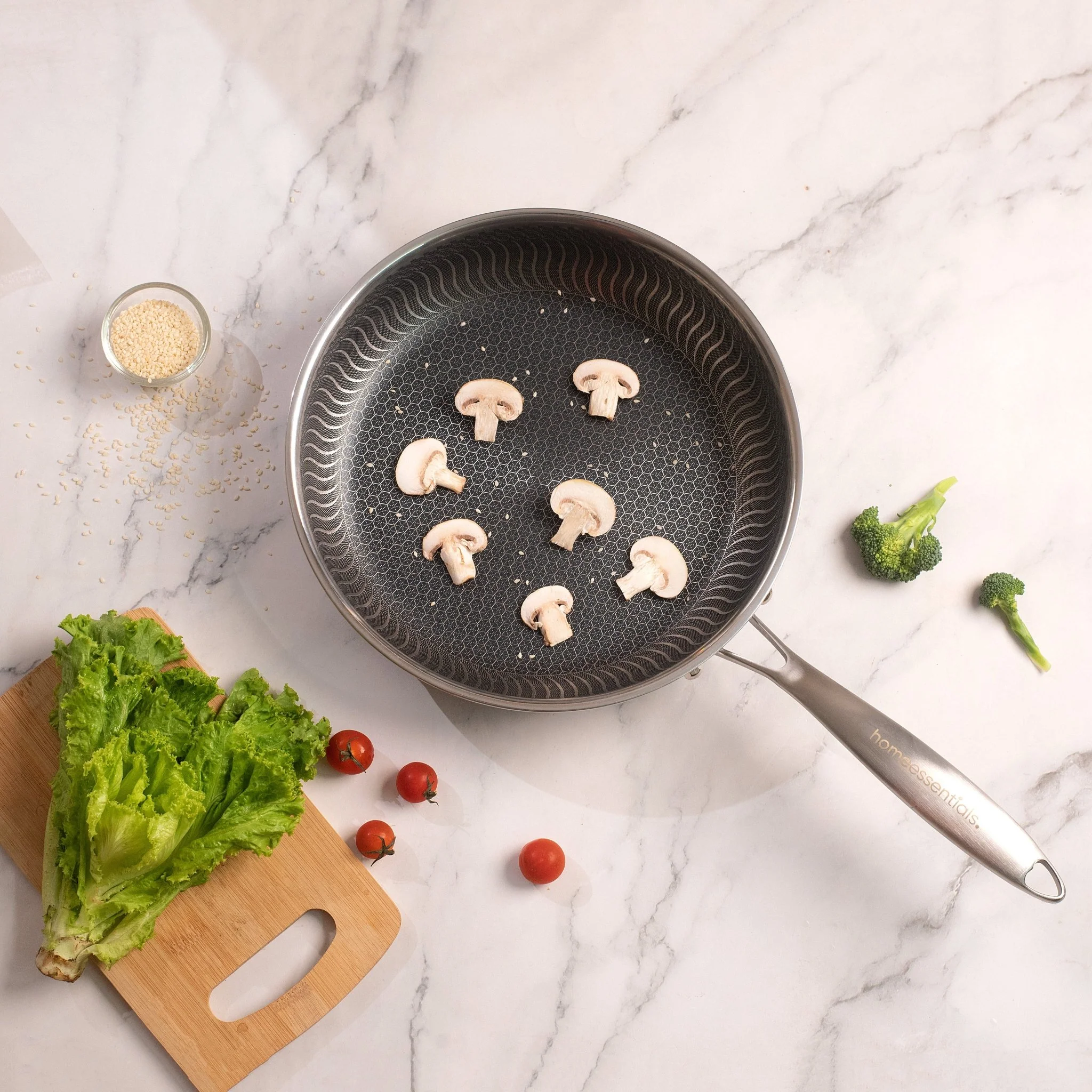Double Sided Multipurpose Stainless Steel Non-Stick Honeycomb Frying Pan (26cm) - Image 3