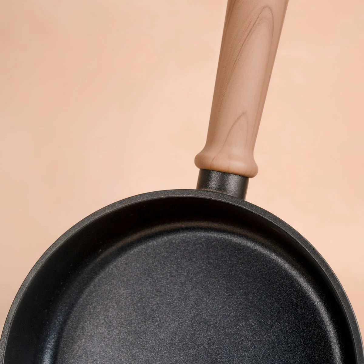 Durable Titanium Alloy Non-Stick Frying Pan without Lid (20cm) - Image 3