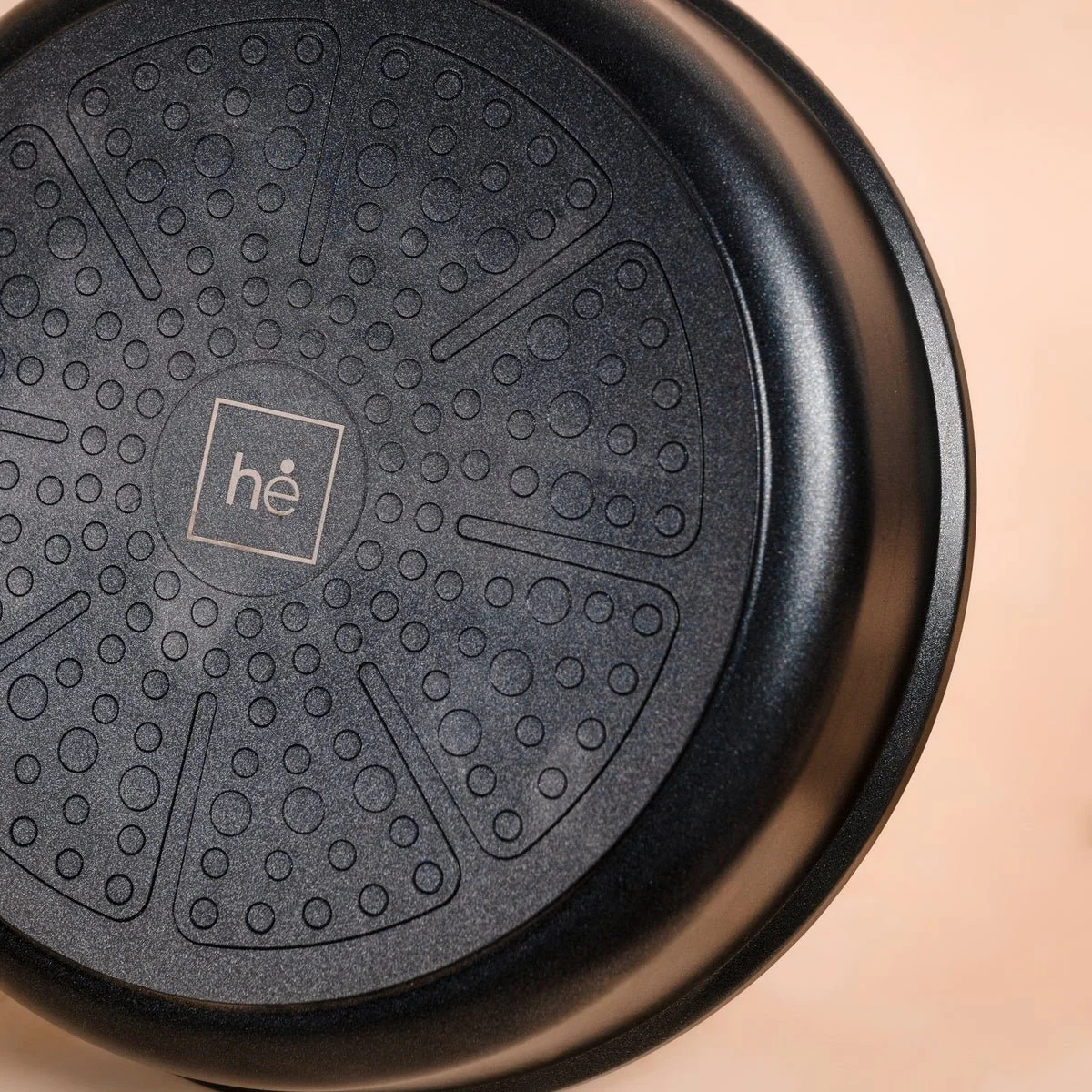Durable Titanium Alloy Non-Stick Frying Pan without Lid (20cm) - Image 4