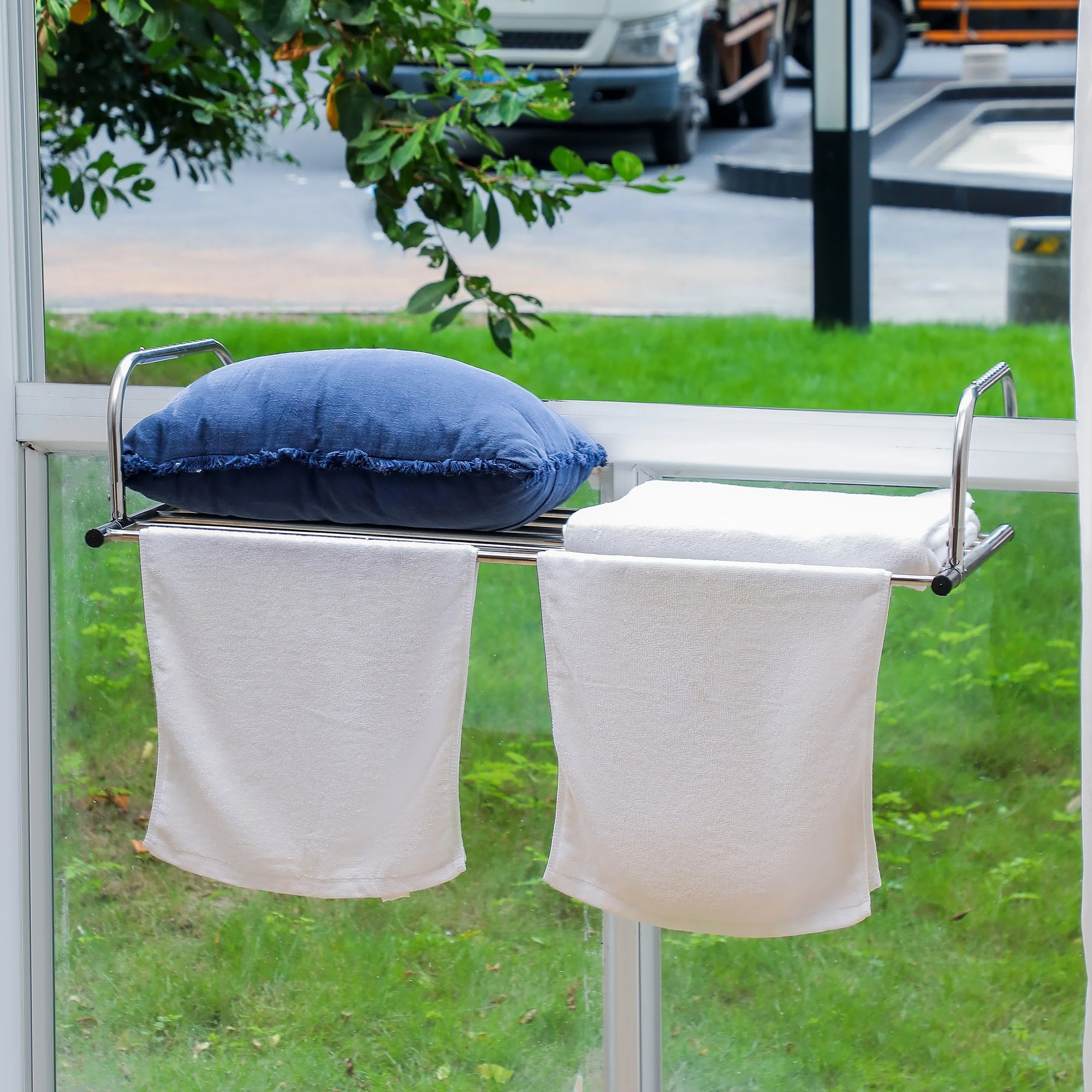 Easy Fit Balcony Clothes Hanger - Image 4