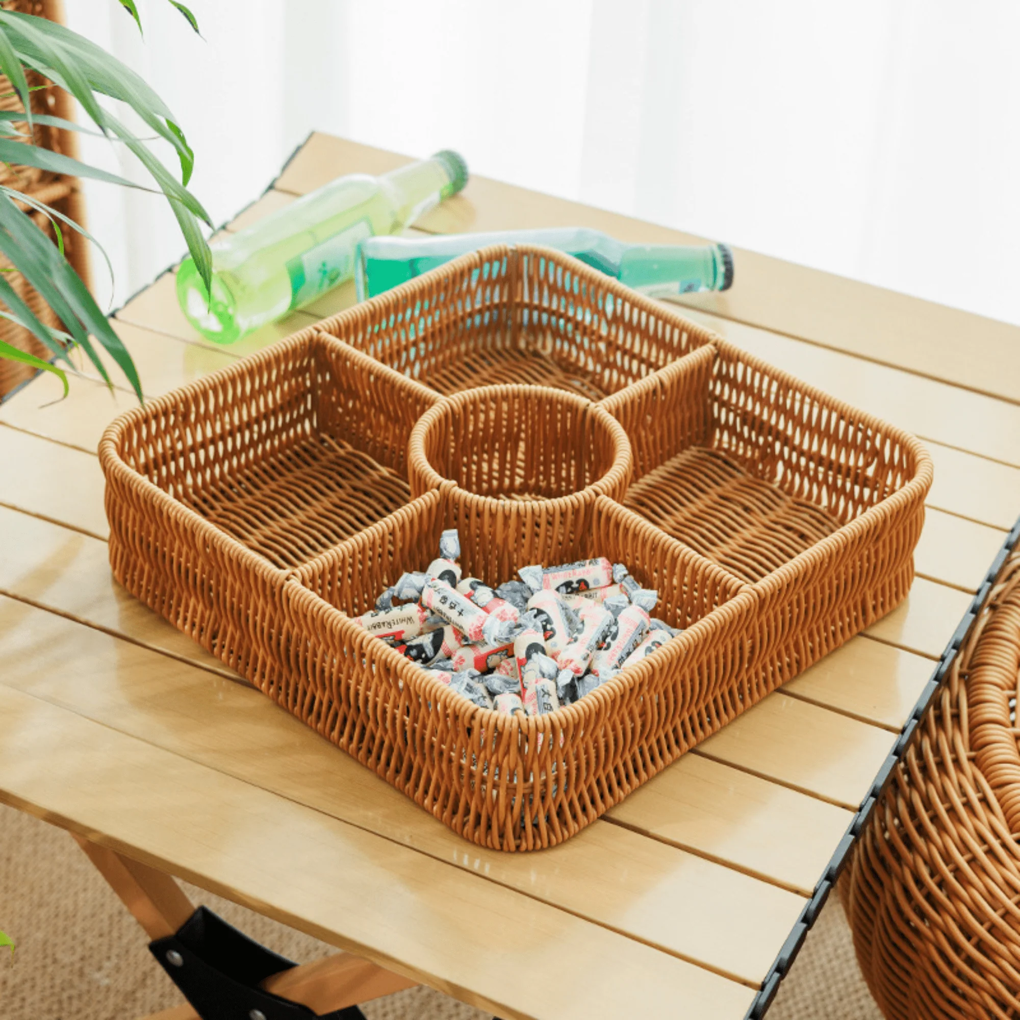 Handwoven Imitation Rattan Snack & Fruit Basket with Lid (30cm) - Image 3