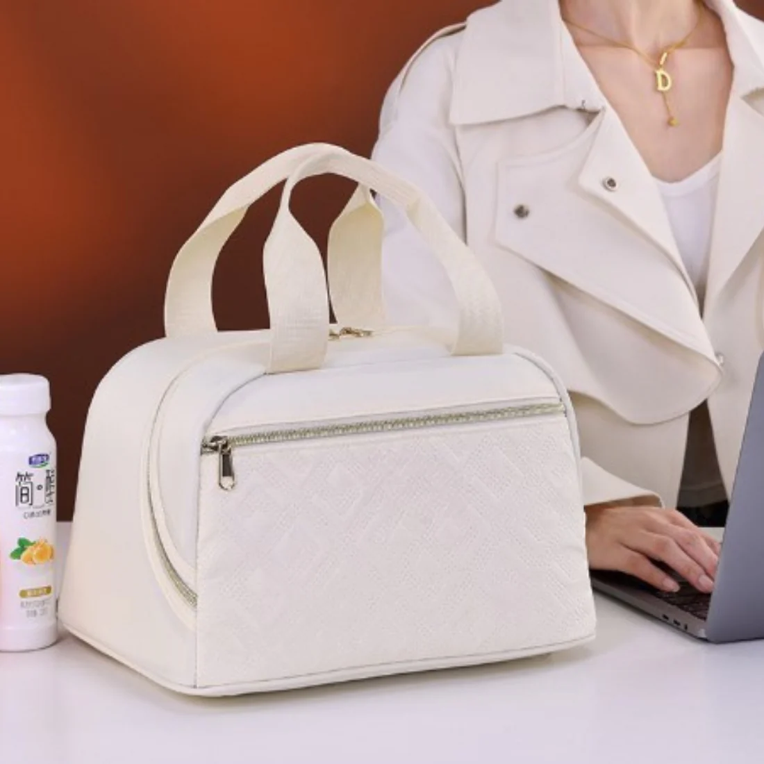 Large Capacity Insulated Lunch Box Handbag - Image 4