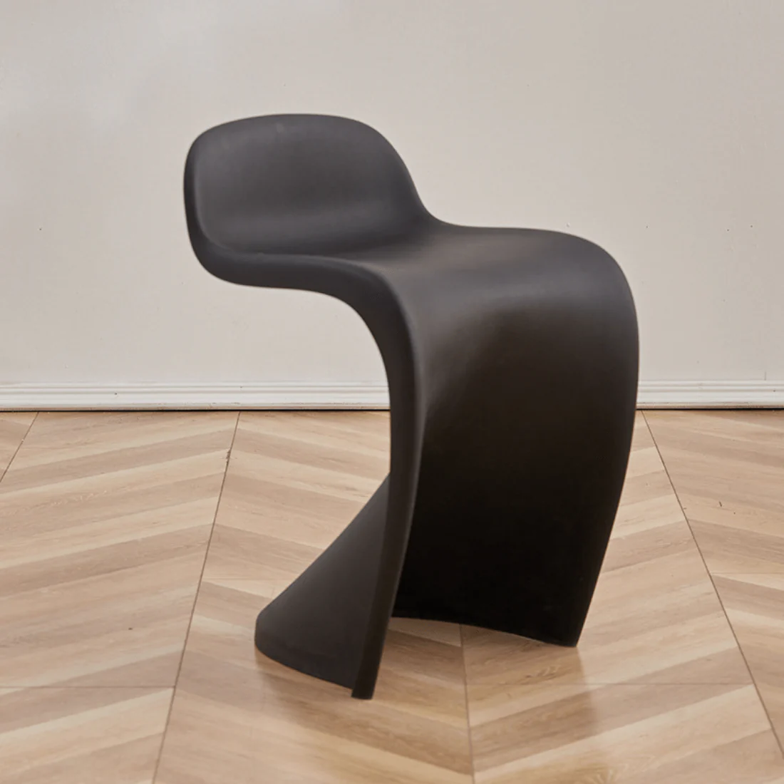 Lightweight Stackable Plastic Chair with Backrest - Image 4