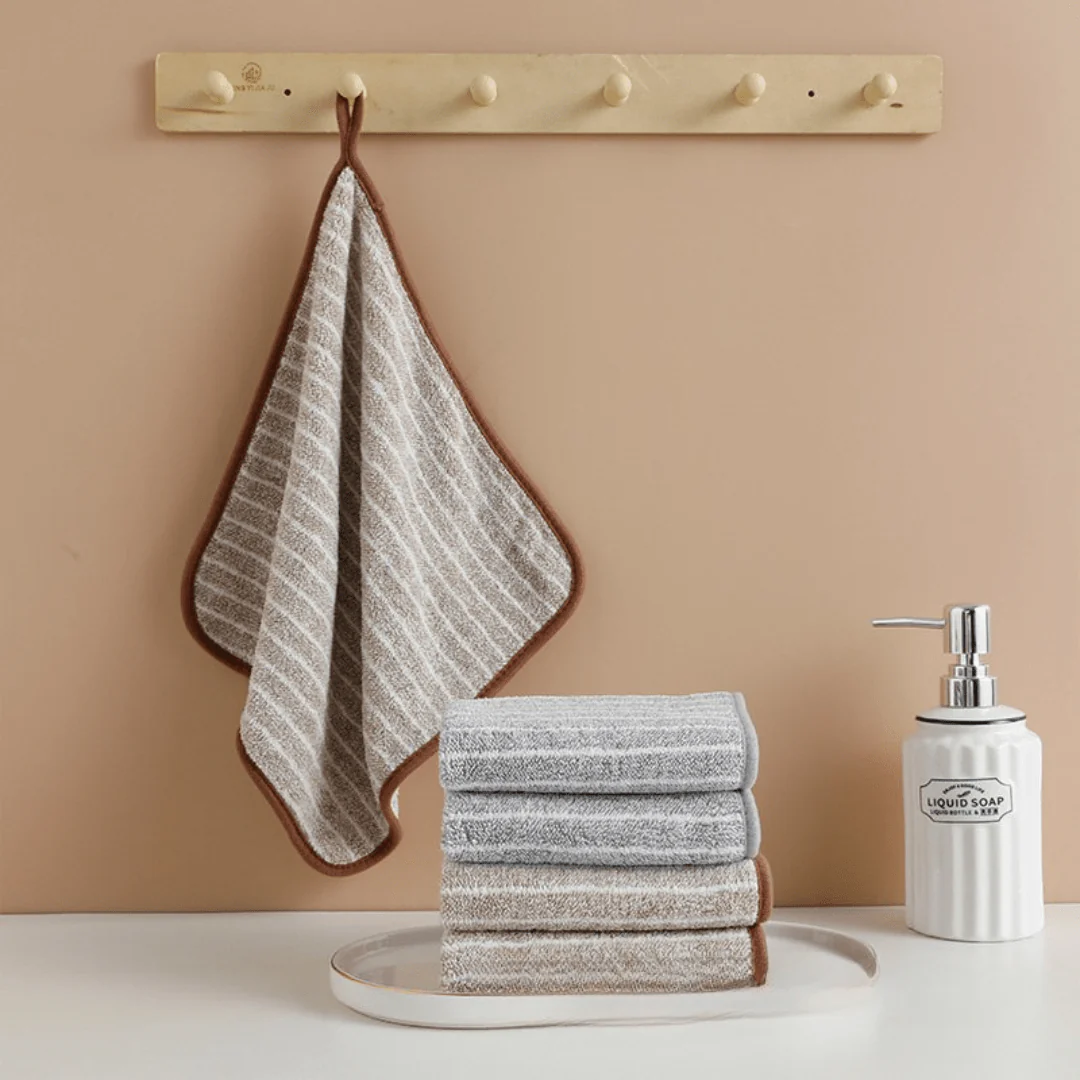 Lint Free Microfiber Cleaning Cloth - Image 3