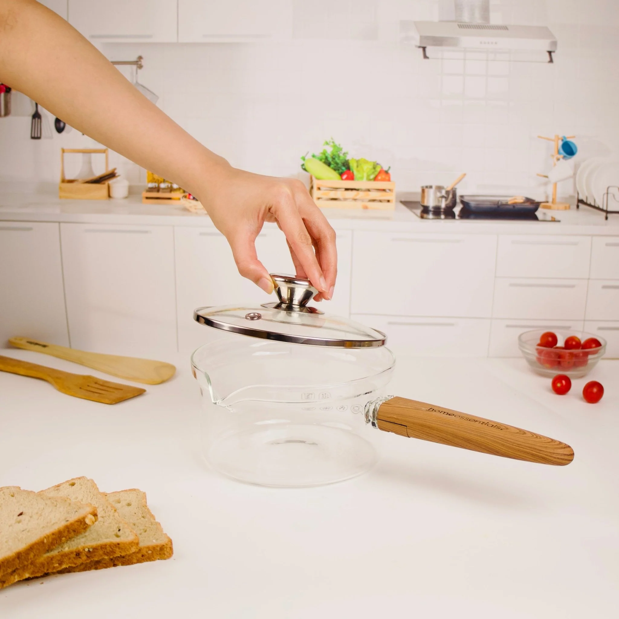 Multi-Functional Borosilicate Glass Pan with Wooden Handle (1300ml) - Image 5
