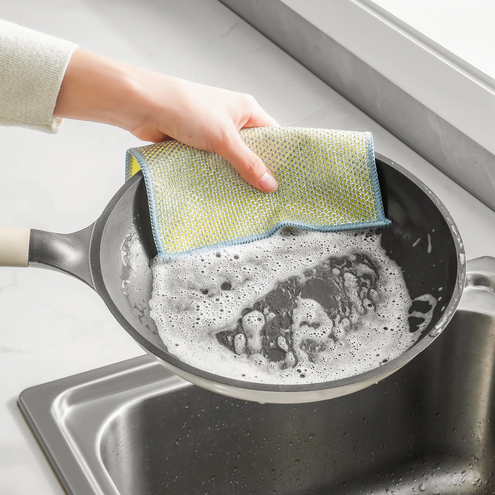 Multi-Functional Silver Wire Cleaning Cloth - Image 2