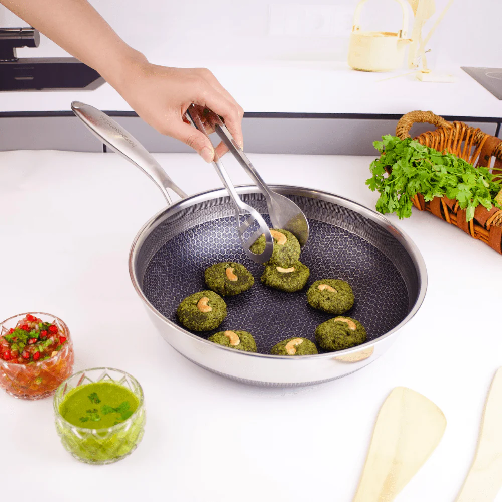 Multi-Purpose Honeycomb Stainless Steel Deep Frying Pan with Composite Lid (28 cm) - Image 2