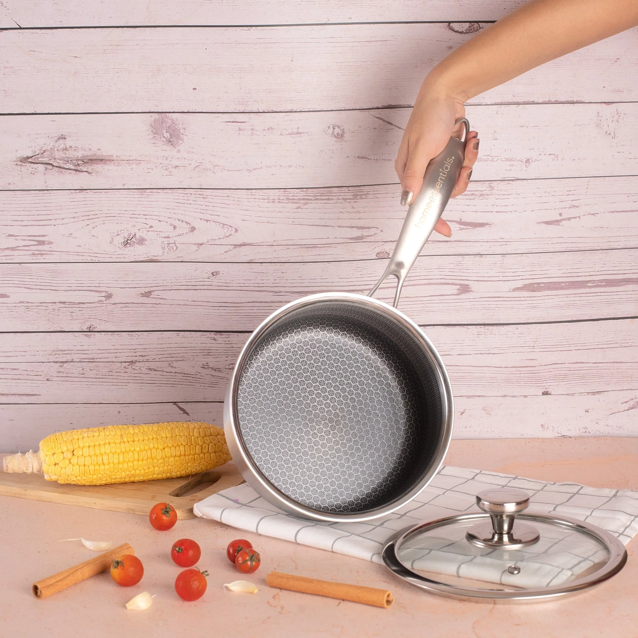 Multi-Purpose Stainless Steel Honeycomb Sauce Pan with Lid (18cm) - Image 4