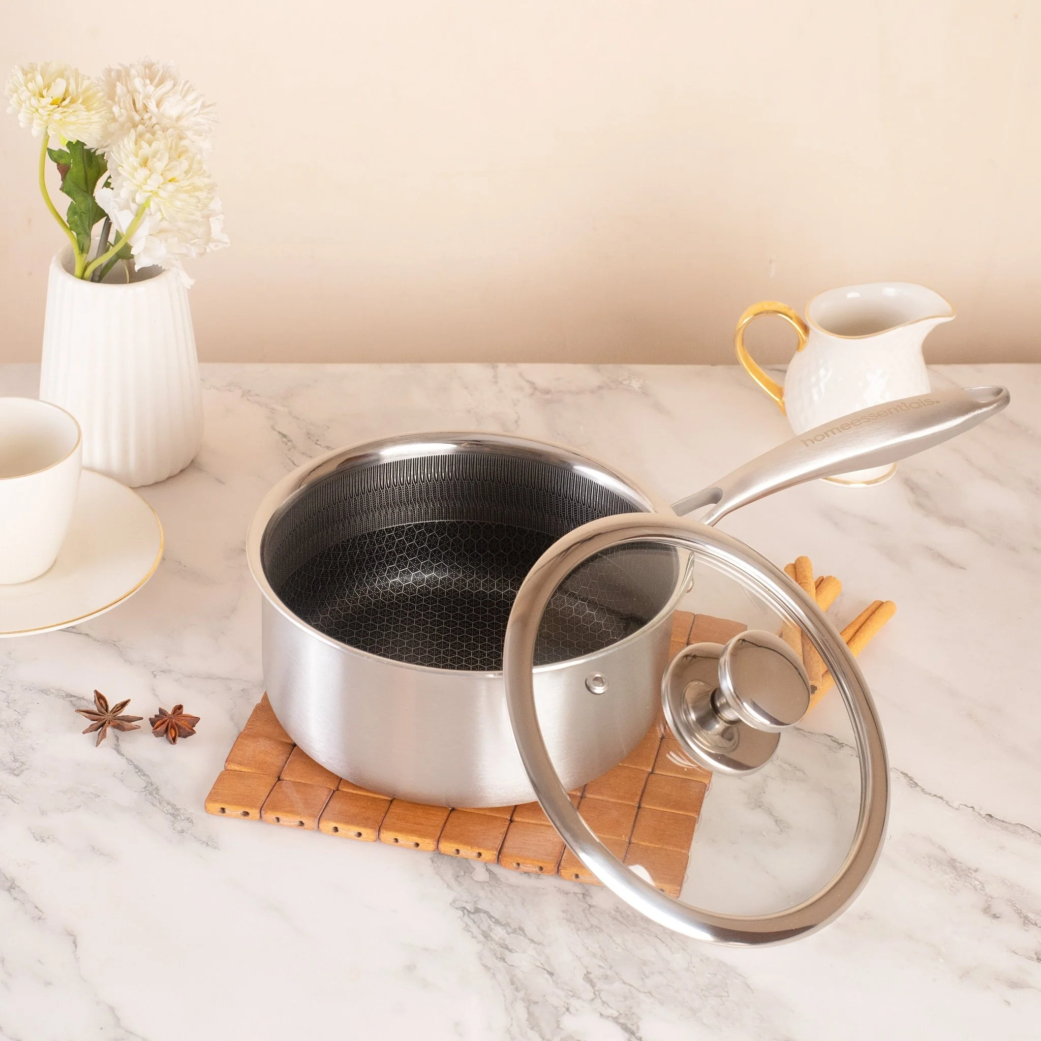 Multi-Purpose Stainless Steel Honeycomb Sauce Pan with Lid (18cm) - Image 5