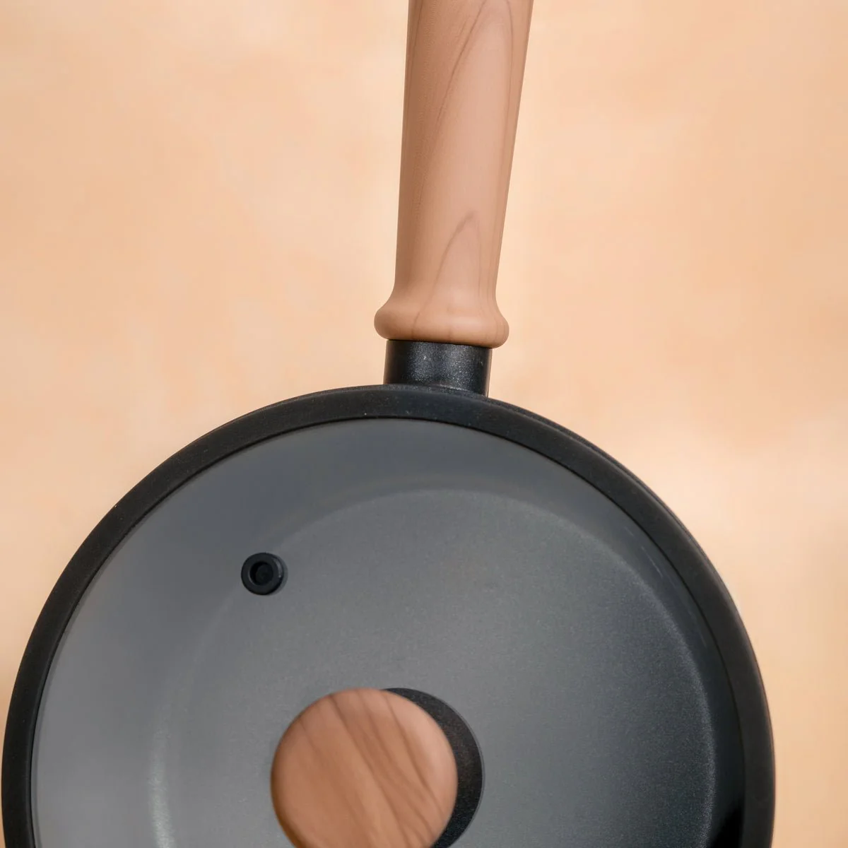 Multi-Purpose Titanium Non-Stick Cooking Pot with Lid (20cm) - Image 4