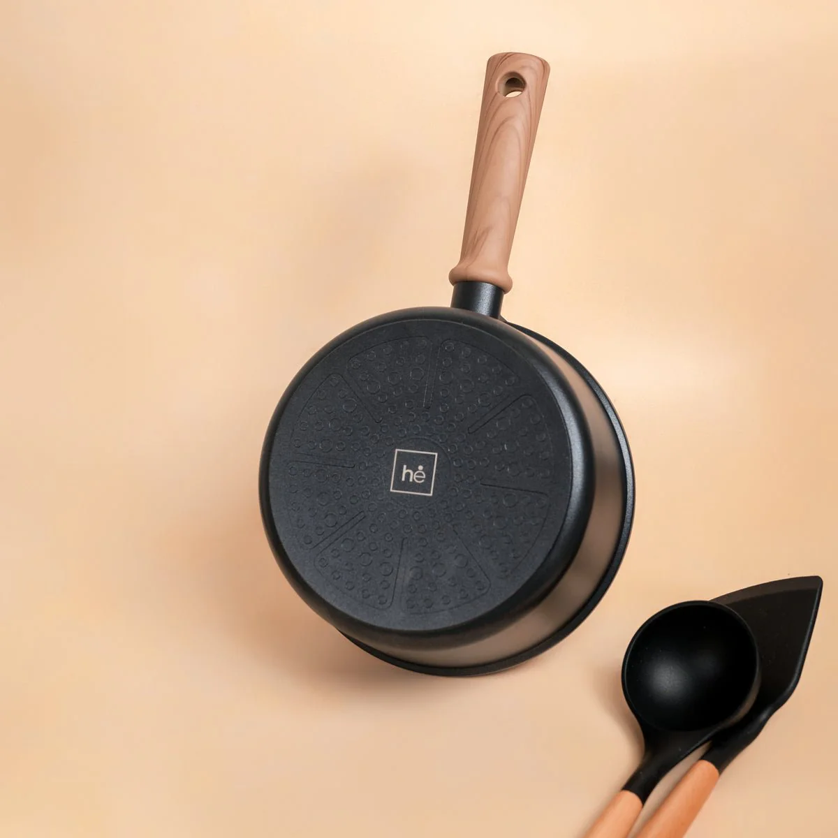 Multi-Purpose Titanium Non-Stick Cooking Pot with Lid (20cm) - Image 5
