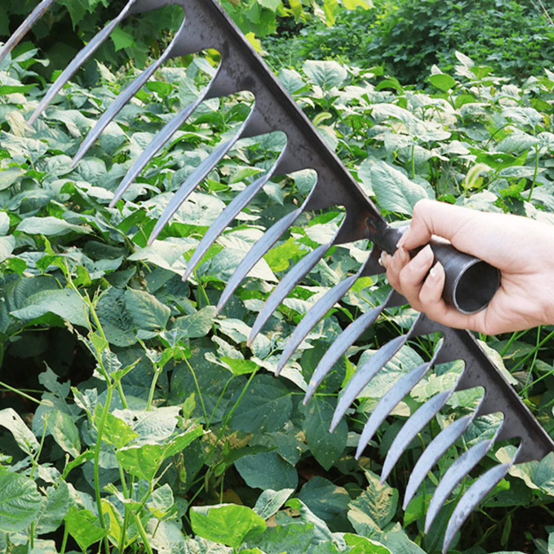 Multifunctional Iron Twisted Garden Rake - Image 4