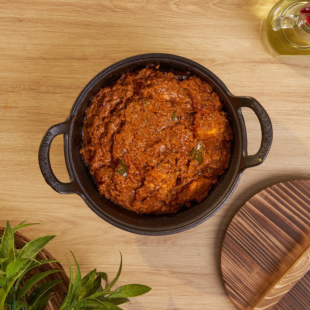 Cast Iron Non-Stick Cooking Pot with Grab Handles And Wooden Lid - Image 5