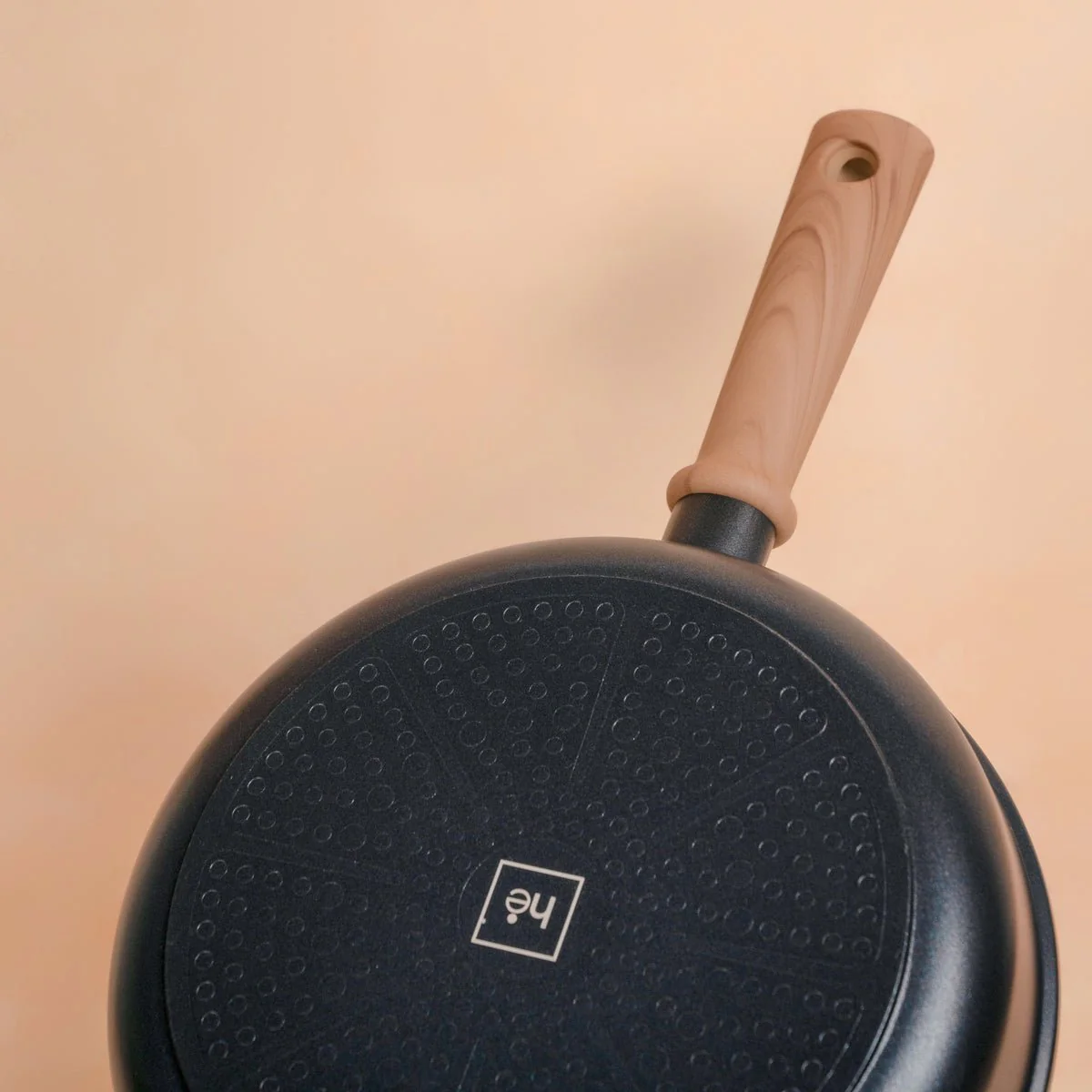 Non-Stick Titanium Fry Pan with Visual Lid (28 cm) - Image 4