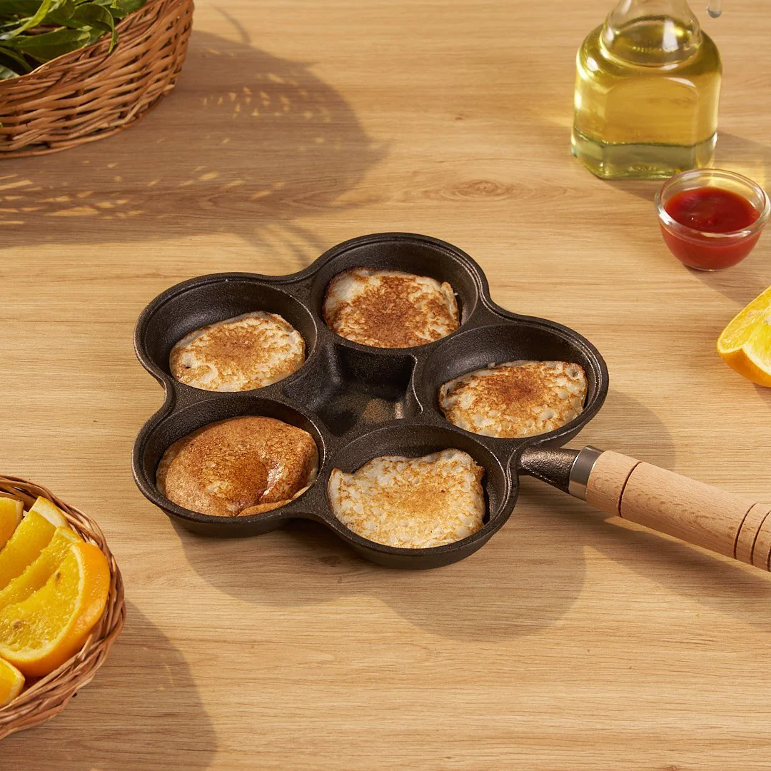 Cast Iron Nonstick Multi-Section Breakfast Frying Pan with Wooden Handle (22cm) - Image 4