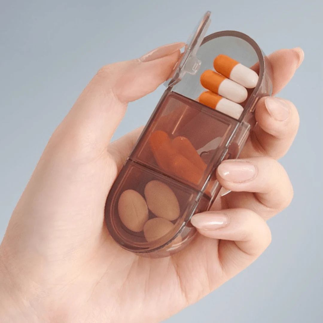Portable 7+1 Grid Moisture-Proof Medicine Organizer - Image 6