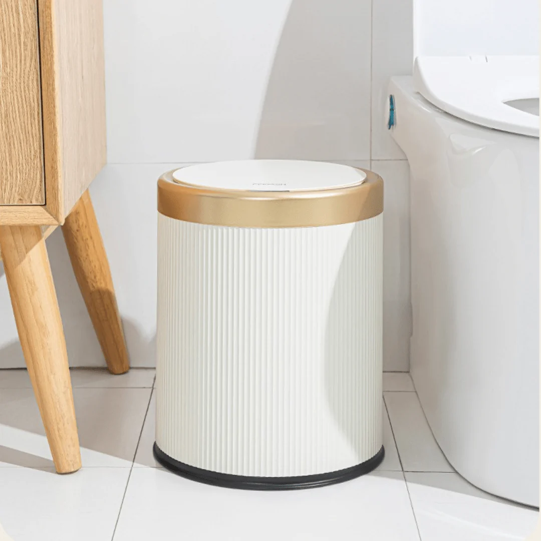 Smart Touchless Automatic Trash Can with Motion Sensor Lid (8L) - Image 3