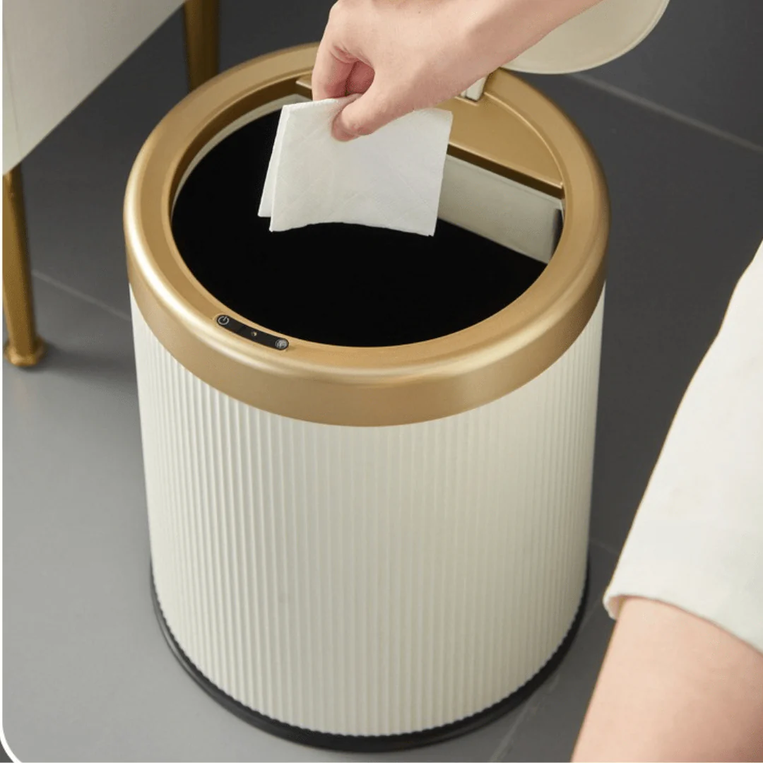 Smart Touchless Automatic Trash Can with Motion Sensor Lid (8L) - Image 5