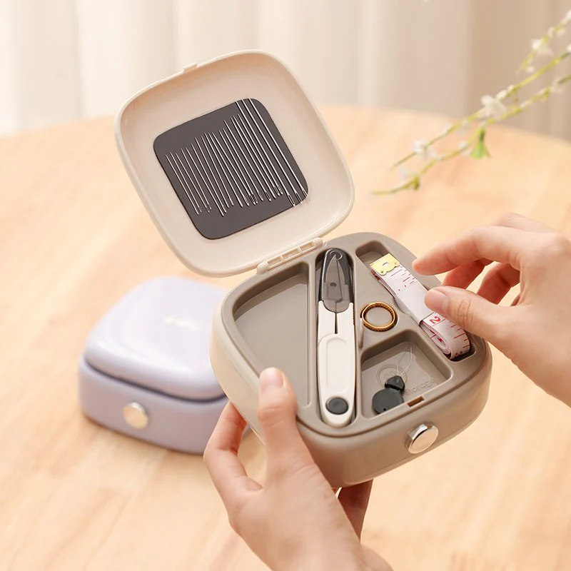Square Circle Magnetic Needle and Thread Case - Image 3