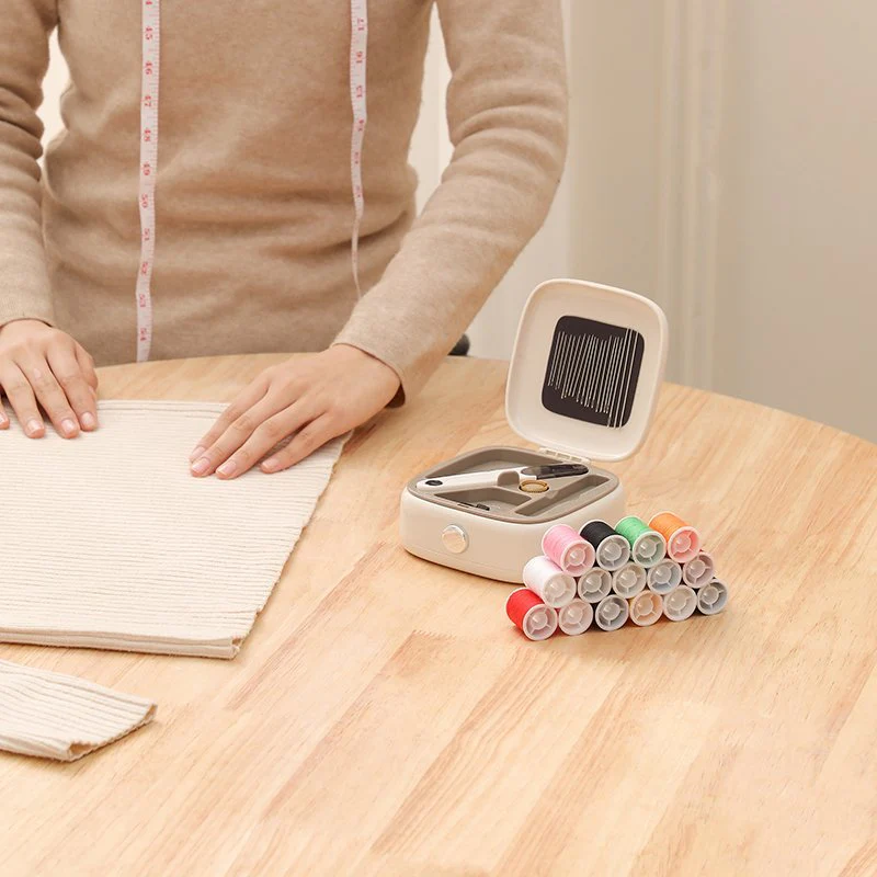 Square Circle Magnetic Needle and Thread Case - Image 4