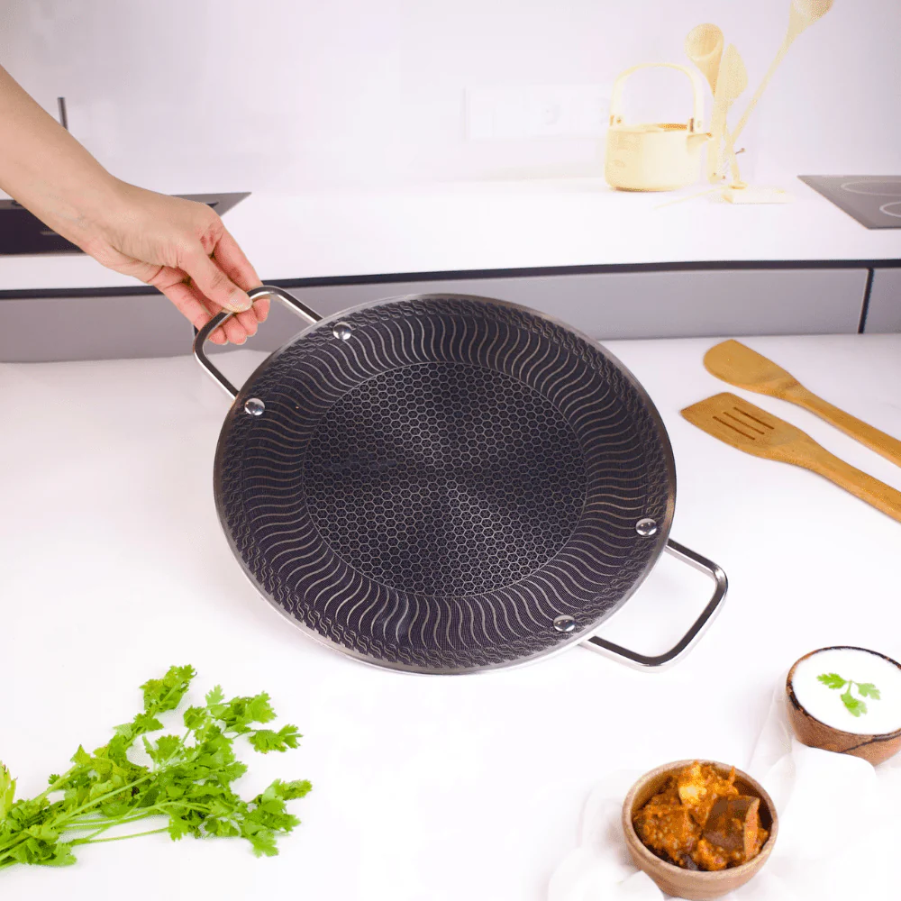 Stainless Steel Honeycomb Multi-Purpose Pan & Tray with Handle (30cm) - Image 4