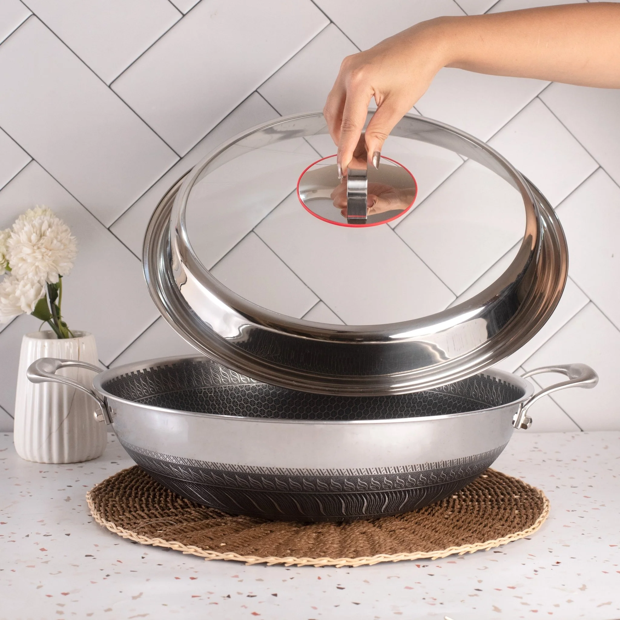 Stainless Steel Multipurpose Honeycomb Non-Stick Frying Pan with Lid(34cm) - Image 3