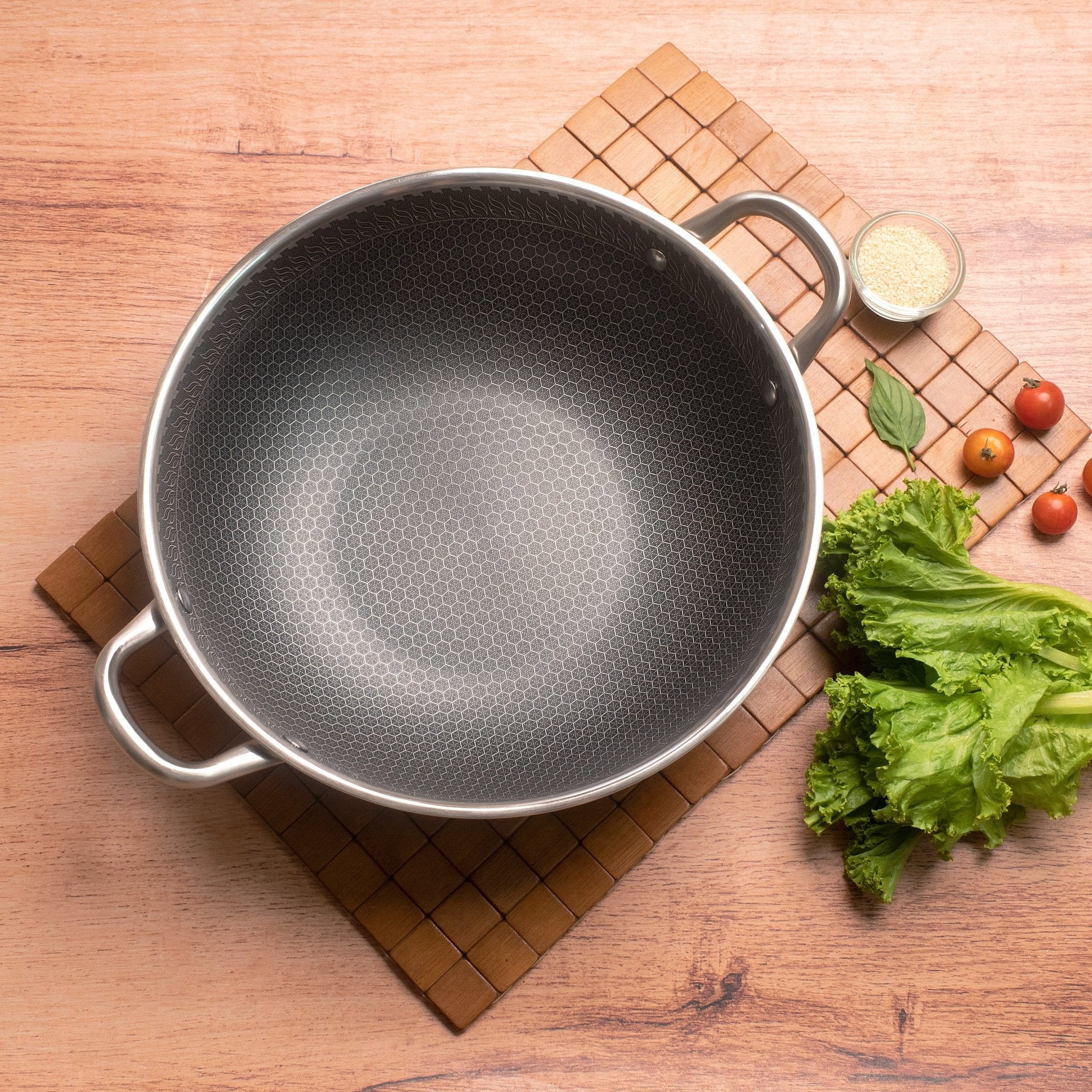 Stainless Steel Multipurpose Honeycomb Non-Stick Frying Pan with Lid(34cm) - Image 5