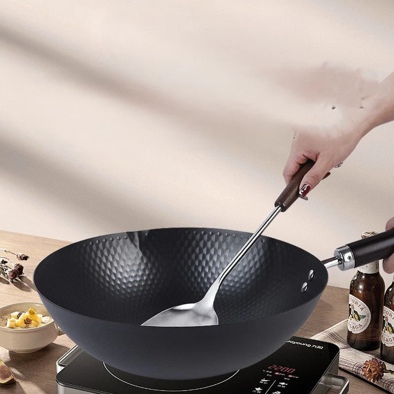 Traditional Uncoated Iron Wok with Wooden Handle & Glass Lid (30cm) - Image 9
