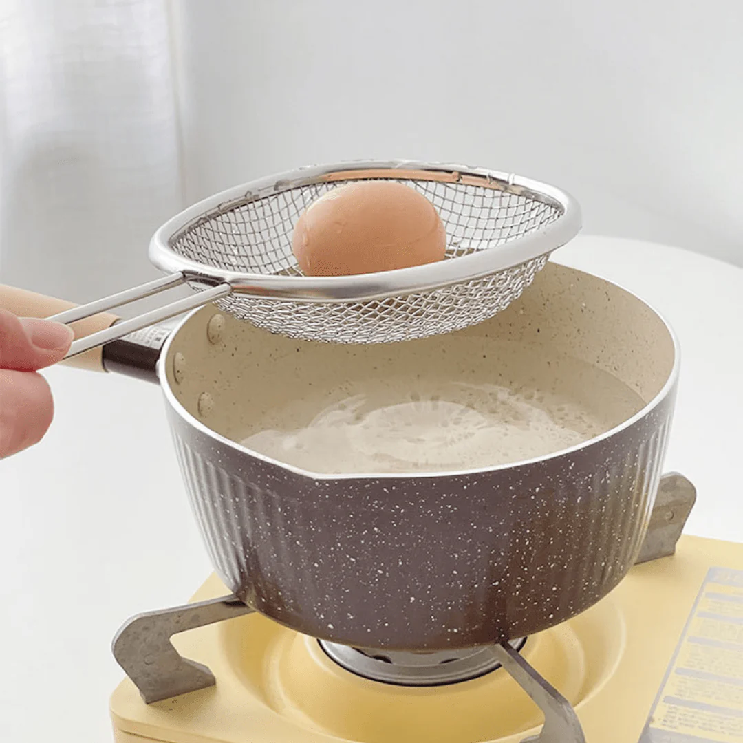 Stainless Steel Fine Mesh Strainer with Handle - Image 4
