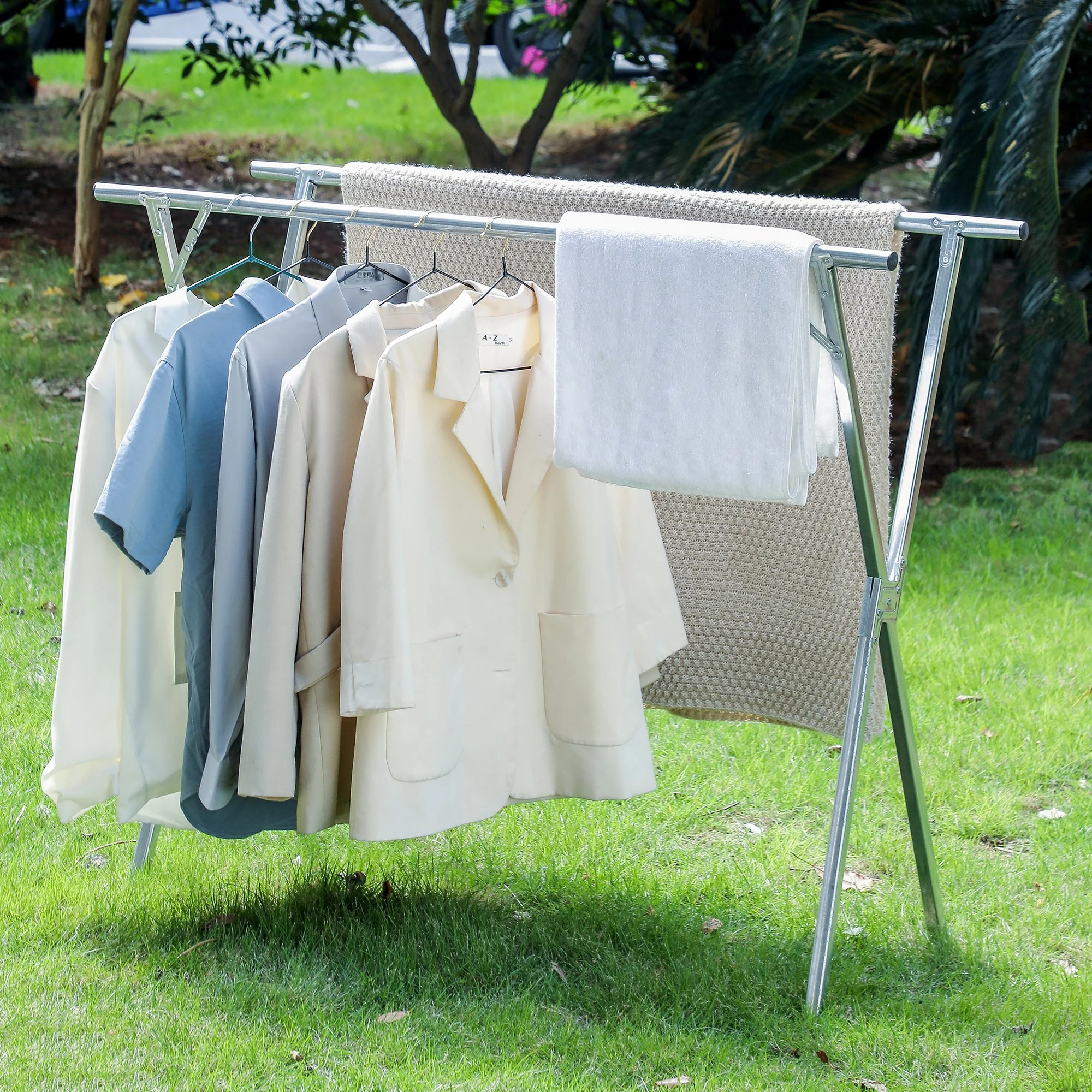 Versatile Indoor/Outdoor Clothes Drying Rack - Image 4